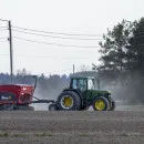 Около 1 тыс. сельскохозяйственной техники закупили аграрии Подмосковья в 2021 году – Сергей Воскресенский